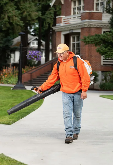 Leaf blower worker